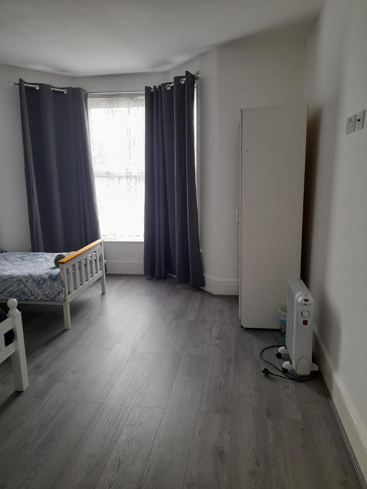 Rayan'S Lodge Stratford Лондон Экстерьер фото